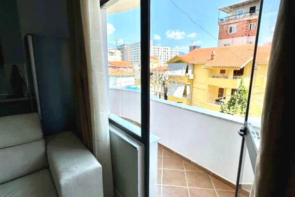 Shtepi me qera Apartament ne Tirane, 2+1, Mobilimi E mobiluar, Pagesa 600  Euro.