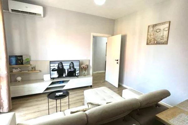 Shtepi me qera Apartament ne Tirane, 2+1, Mobilimi E mobiluar, Pagesa 600  Euro.