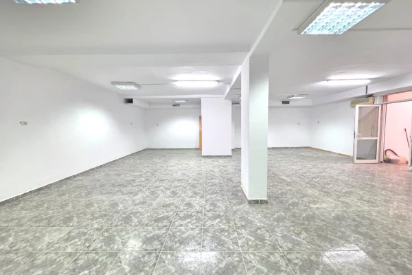 Business Property in Sale 4+1 in Tirana - 200,000 Euro