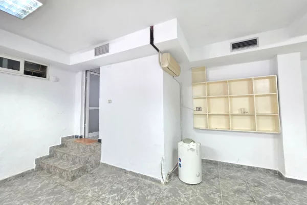 🔥SHITET: Ambient Biznesi Sip.110m2 Buze Rruges Kryesore (📍Blloku i Vilave ne Selite - Komuna e Par