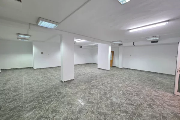 🔥SHITET: Ambient Biznesi Sip.110m2 Buze Rruges Kryesore (📍Blloku i Vilave ne Selite - Komuna e Par