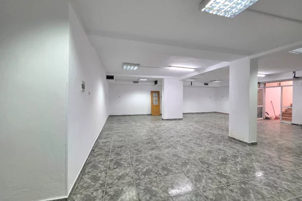 🔥SHITET: Ambient Biznesi Sip.110m2 Buze Rruges Kryesore (📍Blloku i Vilave ne Selite - Komuna e Par