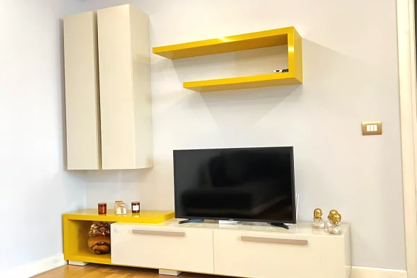 Shtepi me qera Apartament ne Tirane, 2+1, Mobilimi E mobiluar, Pagesa 1,200  Euro.