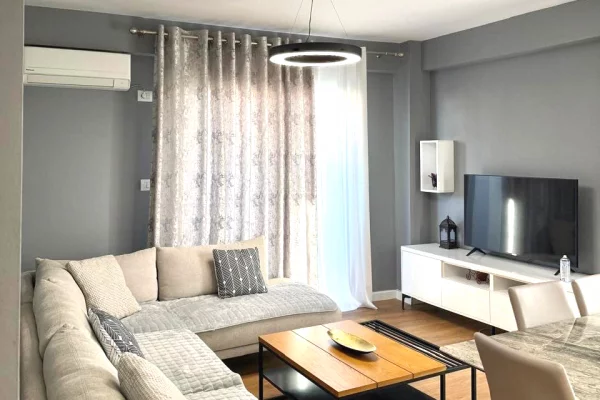 Shtepi me qera Apartament ne Tirane, 2+1, Mobilimi E mobiluar, Pagesa 700  Euro.