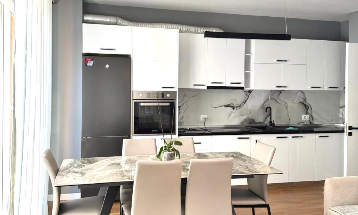 Shtepi me qera Apartament ne Tirane, 2+1, Mobilimi E mobiluar, Pagesa 700  Euro.