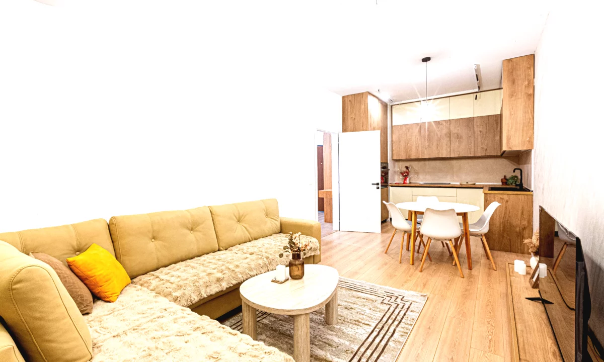 Shtepi me qera Apartament ne Tirane, 2+1, Mobilimi E mobiluar, Pagesa 1,300  Euro.