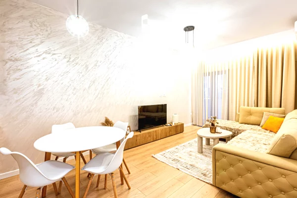 Shtepi me qera Apartament ne Tirane, 2+1, Mobilimi E mobiluar, Pagesa 1,300  Euro.