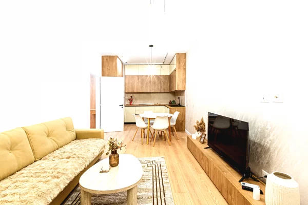 Shtepi me qera Apartament ne Tirane, 2+1, Mobilimi E mobiluar, Pagesa 1,300  Euro.