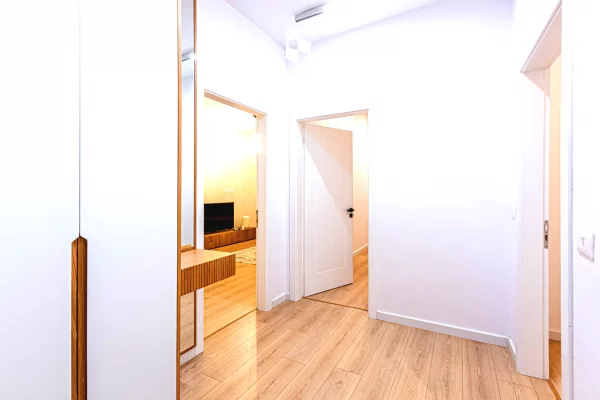 Shtepi me qera Apartament ne Tirane, 2+1, Mobilimi E mobiluar, Pagesa 1,300  Euro.