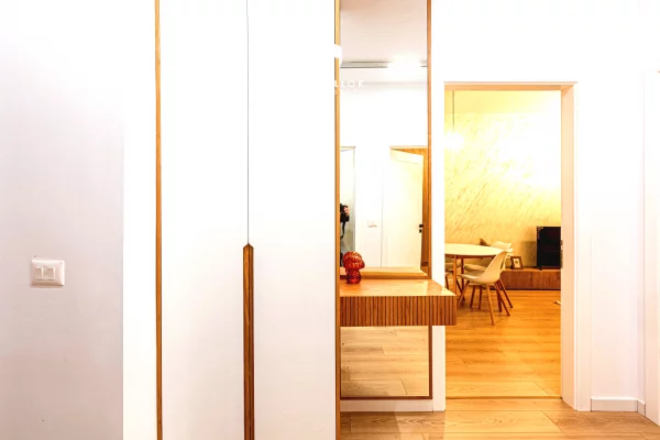 Shtepi me qera Apartament ne Tirane, 2+1, Mobilimi E mobiluar, Pagesa 1,300  Euro.