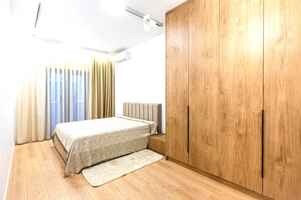 Shtepi me qera Apartament ne Tirane, 2+1, Mobilimi E mobiluar, Pagesa 1,300  Euro.