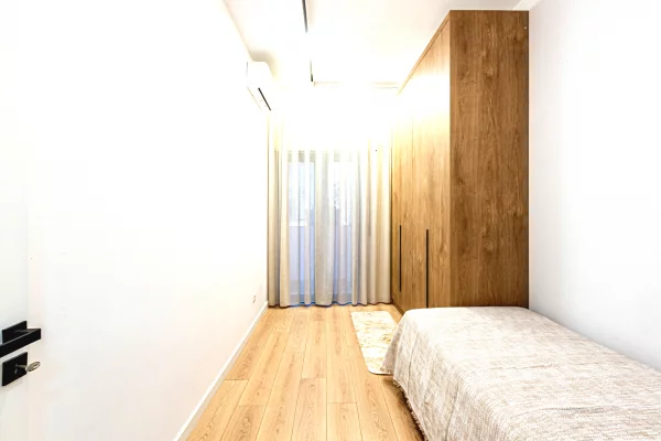 Shtepi me qera Apartament ne Tirane, 2+1, Mobilimi E mobiluar, Pagesa 1,300  Euro.