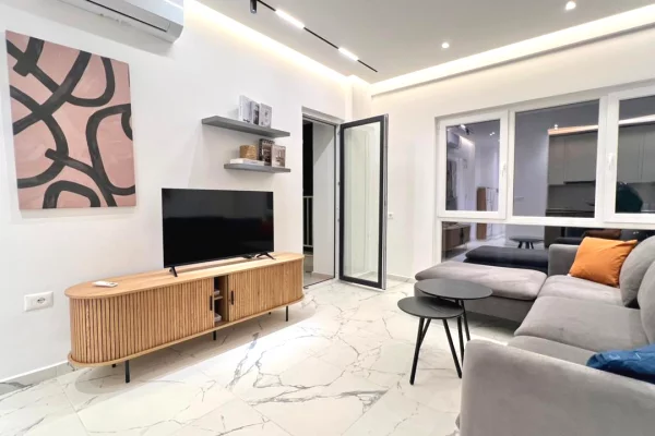 Appartamento in affitto a Tirana 1+1, Arredato