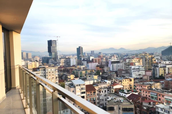 Appartamento in affitto a Tirana 2+1, Vuoto