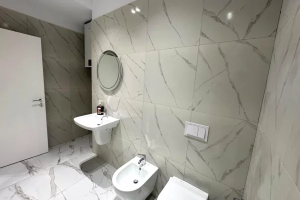 Appartamento in affitto a Tirana 2+1, Vuoto