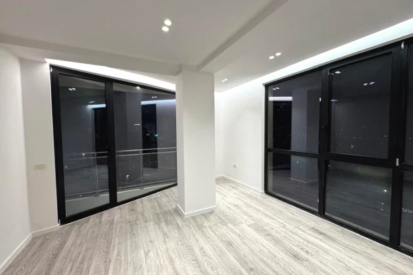 Appartamento in affitto a Tirana 2+1, Vuoto