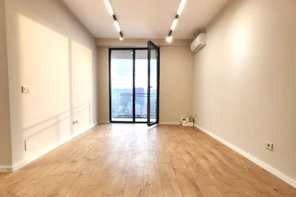 Appartamento in affitto a Tirana 2+1, Vuoto