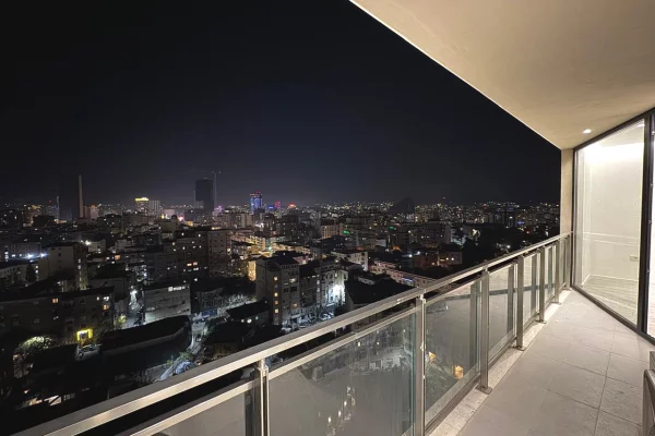 Appartamento in affitto a Tirana 2+1, Vuoto