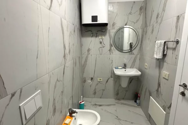 Appartamento in affitto a Tirana 2+1, Vuoto