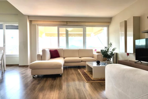 Shtepi me qera Apartament ne Tirane, 2+1, Mobilimi E mobiluar, Pagesa 1,500  Euro.