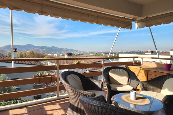 Shtepi me qera Apartament ne Tirane, 2+1, Mobilimi E mobiluar, Pagesa 1,500  Euro.