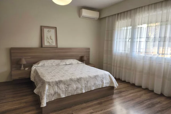 Shtepi me qera Apartament ne Tirane, 2+1, Mobilimi E mobiluar, Pagesa 1,500  Euro.