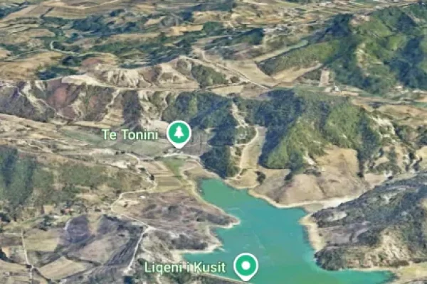 Truall ose Toke ne Tirane - 500,000 Euro