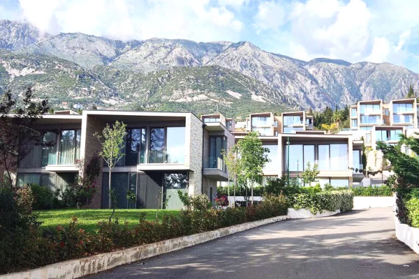 Shtepi ne shitje Vila Luksoze ne Himare, 3+1, Mobilimi E mobiluar, Pagesa 935,000  Euro.