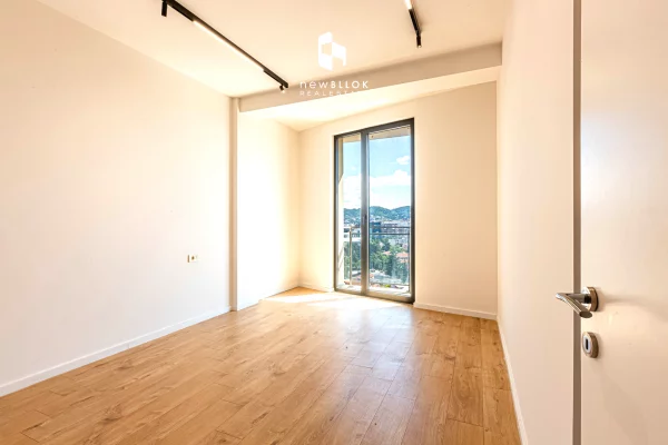 ✨️Me Qira: Elite Office 202m2 ⭐️ 2 Parkime 3 WC🚾 / VERANDE - Kati 12📍 GOLDEN TOWER (MINE PEZA REZIDENCE) 🌇 2000Euro NETO/Muaj 💥