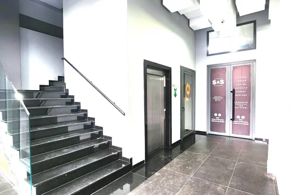 Ambient biznesi me qera 3+1 ne Tirane - 480 Euro