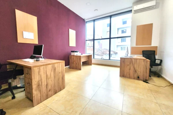 Zyre me Qera:📍 Myslym Shyri - Gjyk. e Larte (kt2) Pllt i Ri - Amb me Ndricim, Kondicioner || 480€