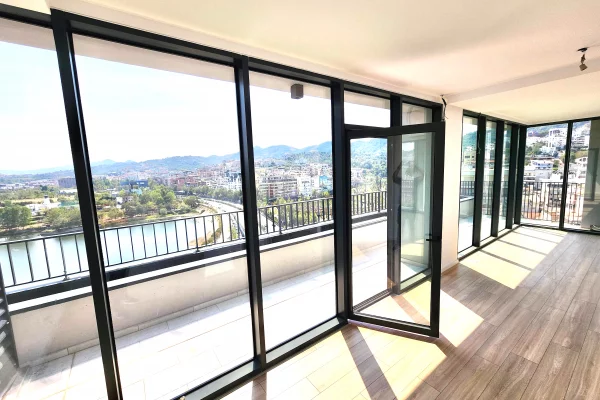 Me Qera: Zyre (135 m2)📍Lake View - Liqeni Tiranes || 3+1+2wc & GARAZH + Verande Gjigande ((1,700Euro/muaj))