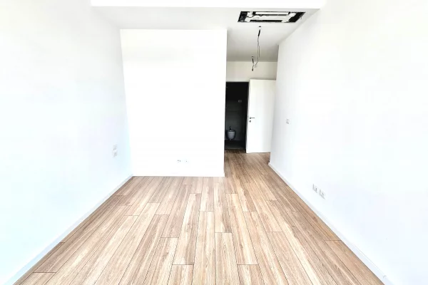 Me Qera: Zyre (135 m2)📍Lake View - Liqeni Tiranes || 3+1+2wc & GARAZH + Verande Gjigande ((1,700Euro/muaj))