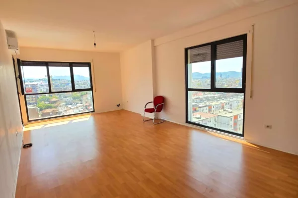 Ambient biznesi me qera 3+1 ne Tirane - 55,000 Leke