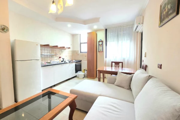 Shtepi me qera Apartament ne Tirane, 1+1, Mobilimi E mobiluar, Pagesa 50,000  Leke.