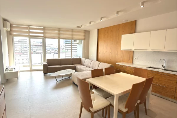 Appartamento in vendita a Tirana 2+1, Arredato