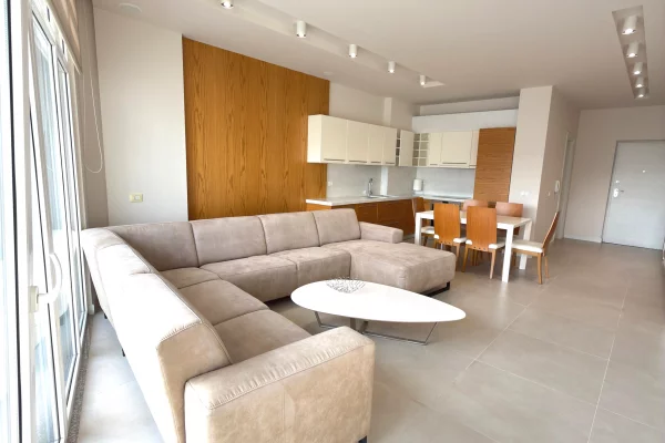 Appartamento in vendita a Tirana 2+1, Arredato