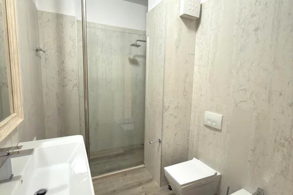 Appartamento in vendita a Tirana 2+1, Arredato