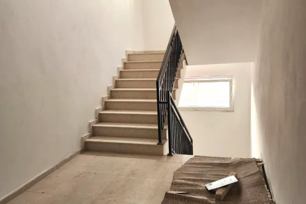 Appartamento in vendita a Tirana 2+1, Vuoto