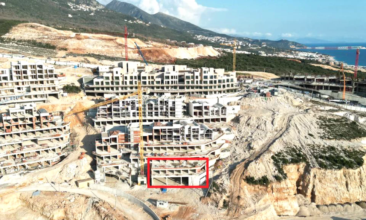 Shtepi ne shitje Apartament ne Himare, 1+1, Mobilimi Bosh, pa mobiluar, Pagesa 396,900  Euro.