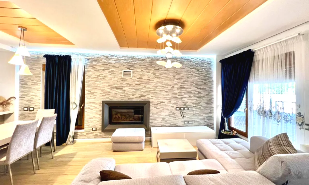 Shtepi me qera Vila Luksoze ne Tirane, 3+1, Mobilimi E mobiluar, Pagesa 2,500  Euro.