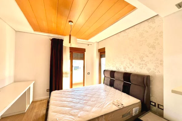 Shtepi me qera Vila Luksoze ne Tirane, 3+1, Mobilimi E mobiluar, Pagesa 2,500  Euro.