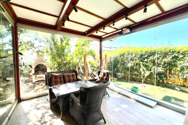 Shtepi me qera Vila Luksoze ne Tirane, 3+1, Mobilimi E mobiluar, Pagesa 2,500  Euro.