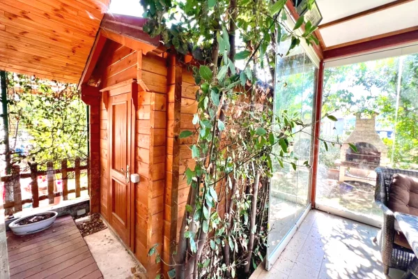 Shtepi me qera Vila Luksoze ne Tirane, 3+1, Mobilimi E mobiluar, Pagesa 2,500  Euro.