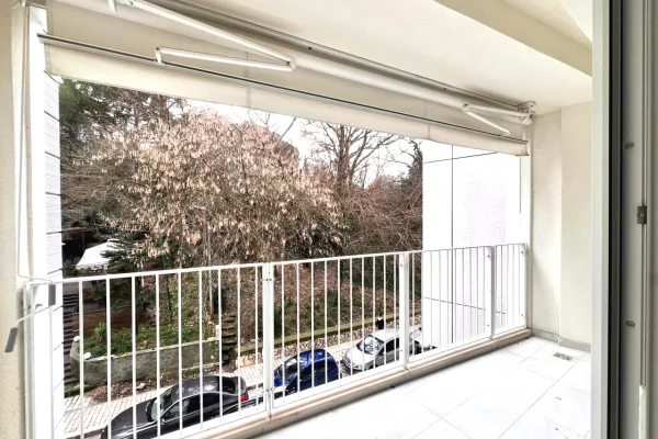 Me Qira: Zyre Gjigande | 3 Ambiente Pune +2wc & Depo (128m2) 📍Rr. Elbasanit - Rr. Faik Konica, Fasade nga Rruga || 160,000 Leke/muaj