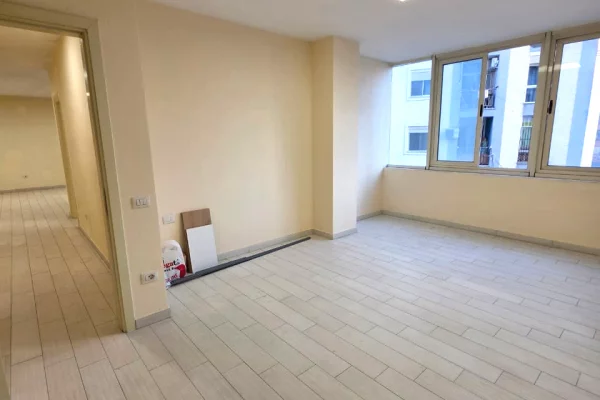 Ambient biznesi me qera 3+1 ne Tirane - 1,250 Euro