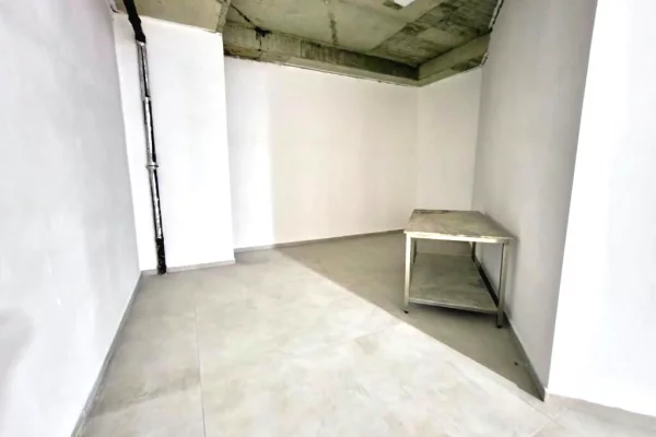 Ambient biznesi me qera 3+1 ne Tirane - 6,000 Euro