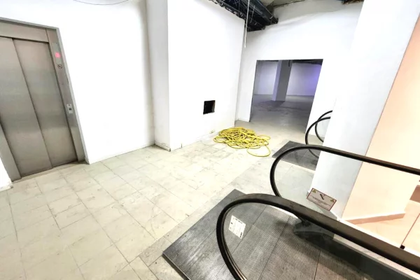 Me Qera: Ambient Biznesi (630m2) Multifunksional 📍Turdiu Center - 9 Kateshet 📌Lartesia 4m