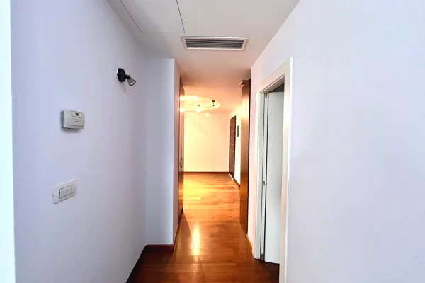 Shtepi me qera Duplex(shtepi me 2 kate) ne Tirane, 3+1, Mobilimi E mobiluar, Pagesa 4,500  Euro.