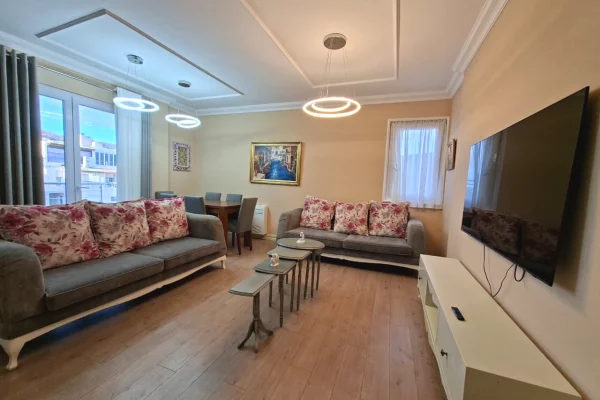 Shtepi me qera 3+1 ne Tirane - 95,000 Leke